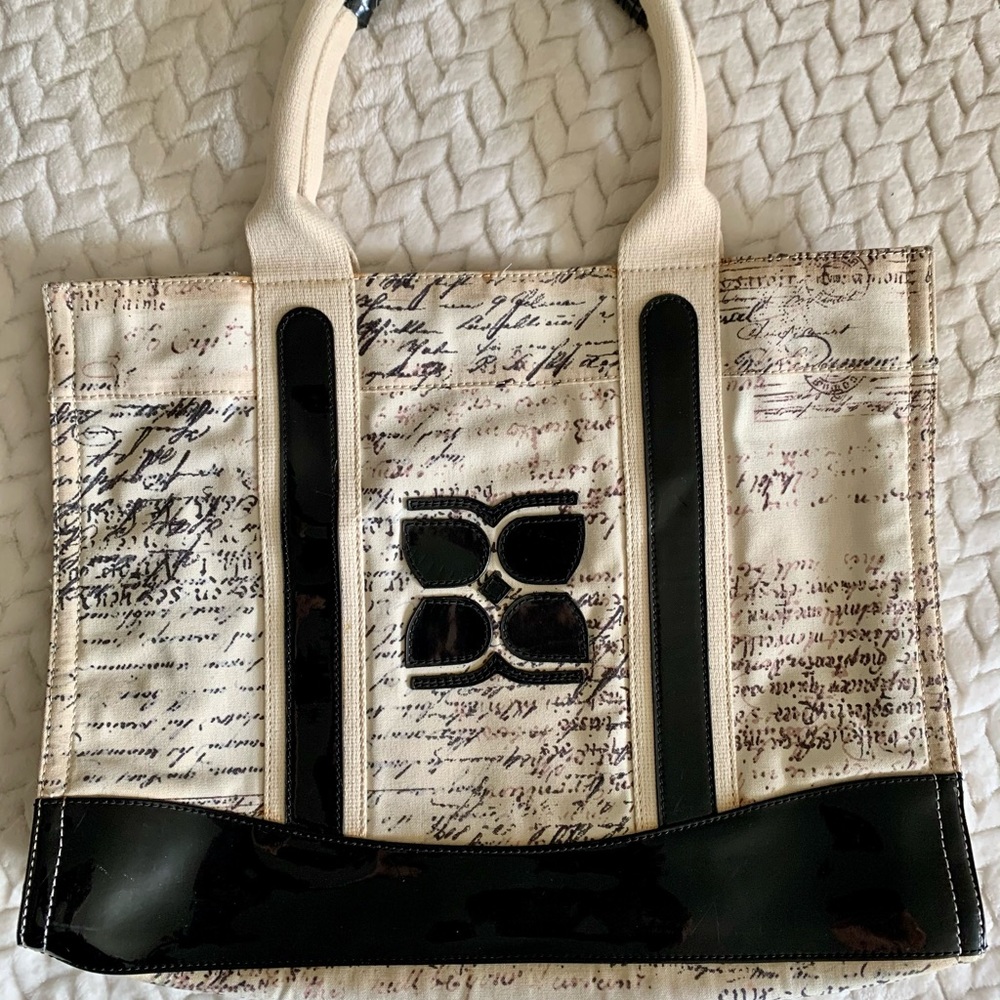 VINTAGE STYLE BCBG CANVAS TOTE